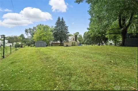 Exterior - 224 E Downey Dr, Springfield, OH 45504 photo 6 of 15