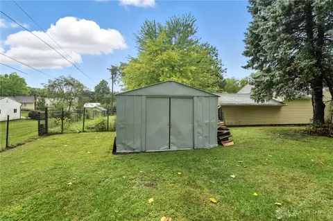 Exterior - 224 E Downey Dr, Springfield, OH 45504 photo 10 of 15