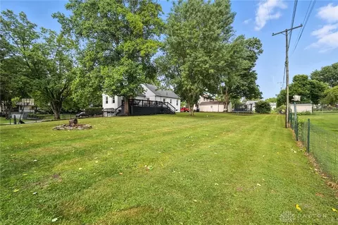 Exterior - 224 E Downey Dr, Springfield, OH 45504 photo 9 of 15
