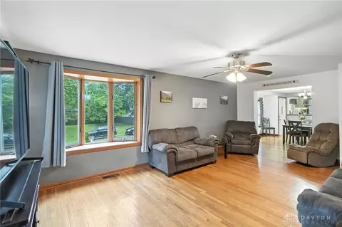 Living - 224 E Downey Dr, Springfield, OH 45504 photo 3 of 3