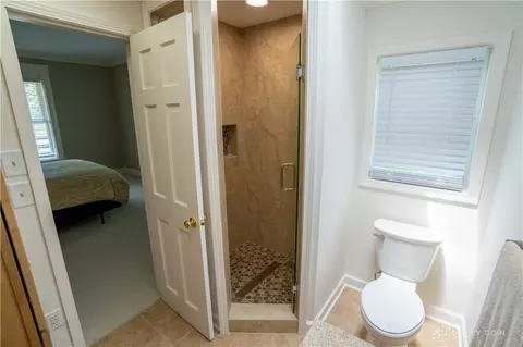 Bath - 2036 Troy Rd, Springfield, OH 45504 photo 5 of 5