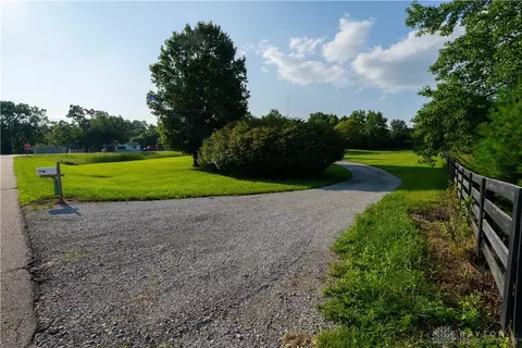 Exterior - 2036 Troy Rd, Springfield, OH 45504 photo 11 of 11