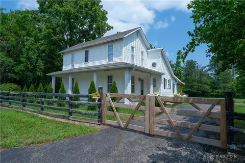 Exterior - 2036 Troy Rd, Springfield, OH 45504 photo 2 of 11