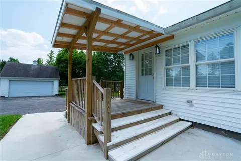 Exterior - 2036 Troy Rd, Springfield, OH 45504 photo 5 of 11
