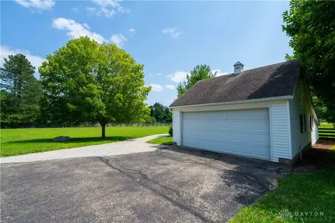 Exterior - 2036 Troy Rd, Springfield, OH 45504 photo 9 of 11