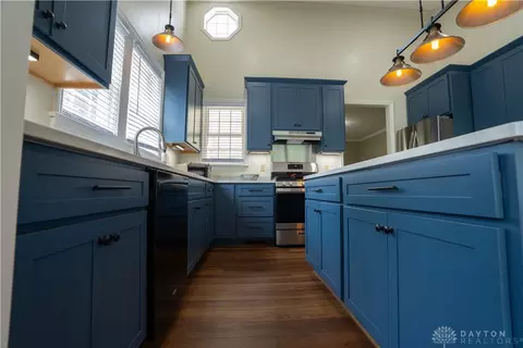 Kitchen - 2036 Troy Rd, Springfield, OH 45504 photo 4 of 6