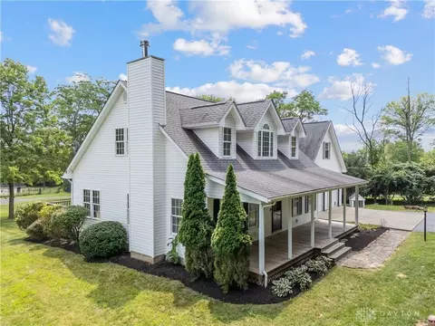 886 N Nixon Camp Rd, Oregonia, OH 45054