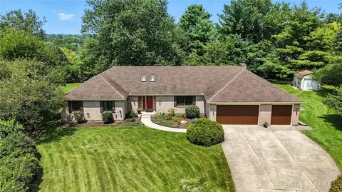 60 Robinglen Ct, Springboro, OH 45066