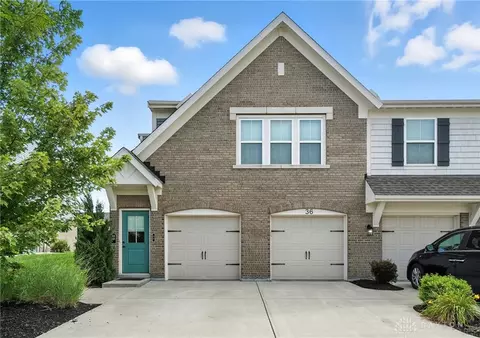 44 Old Pond Rd, Springboro, OH 45066