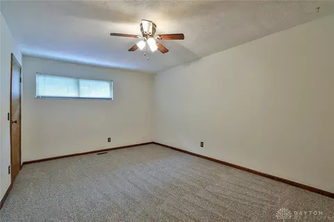 2073 Sunset Dr, Hamilton, OH 45013 photo 12
