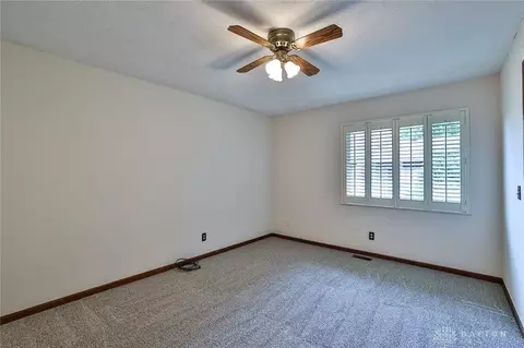 2073 Sunset Dr, Hamilton, OH 45013 photo 14