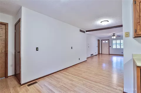 2073 Sunset Dr, Hamilton, OH 45013 photo 8