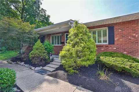 2073 Sunset Dr, Hamilton, OH 45013