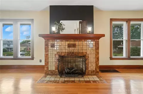 Living - 1119 Garfield, Springfield, OH 45504 photo 4 of 8