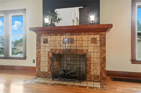 Living - 1119 Garfield, Springfield, OH 45504 photo 3 of 8