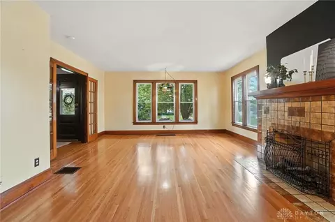 Living - 1119 Garfield, Springfield, OH 45504 photo 6 of 8