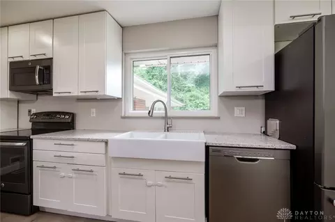 Kitchen - 9271 State Route 48, Centerville, OH 45458 photo 3 of 7
