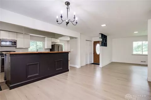 Living - 9271 State Route 48, Centerville, OH 45458 photo 5 of 5