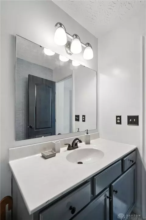Bath - 6419 Pickering Grv, Morrow, OH 45152 photo 11 of 12