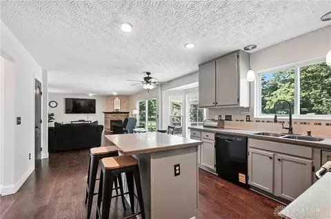 Kitchen - 6419 Pickering Grv, Morrow, OH 45152 photo 5 of 10