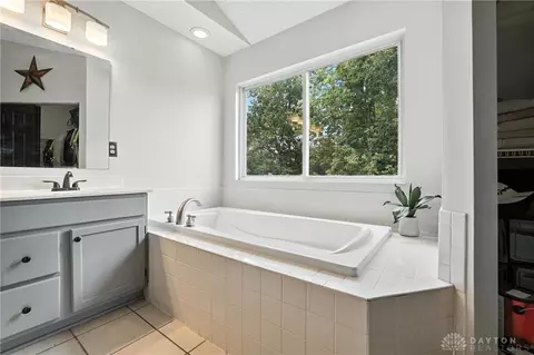 Bath - 6419 Pickering Grv, Morrow, OH 45152 photo 5 of 12