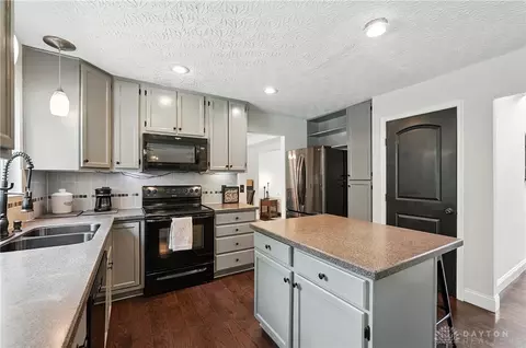 Kitchen - 6419 Pickering Grv, Morrow, OH 45152 photo 4 of 10