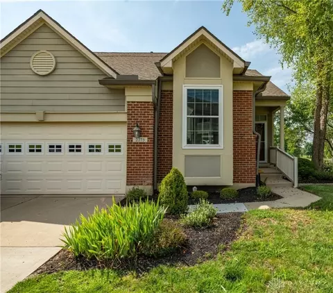 2775 Double Eagle Dr, Beavercreek, OH 45431