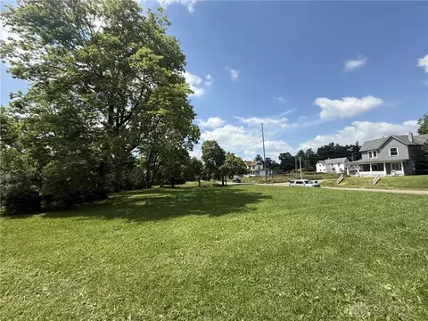 681 W Jefferson, Springfield, OH 45506 photo 2