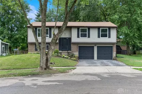 2236 Pin Oak Ct, Miamisburg, OH 45342