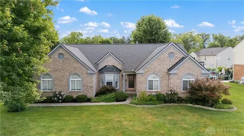 100 Hunting Fields Ln, Loveland, OH 45140
