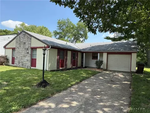 887 Hanson Dr, Forest Park, OH 45240