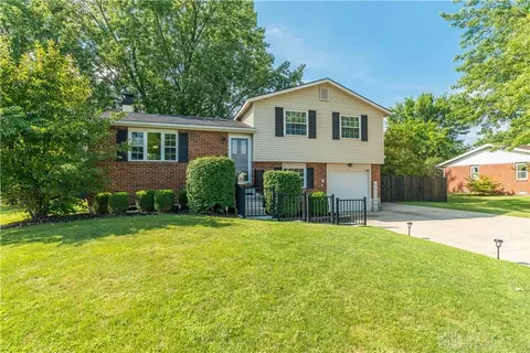 Exterior - 627 Arrowhead Dr, Sidney, OH 45365 photo 2 of 7
