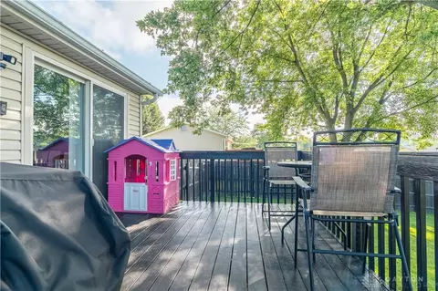 Exterior - 627 Arrowhead Dr, Sidney, OH 45365 photo 6 of 7