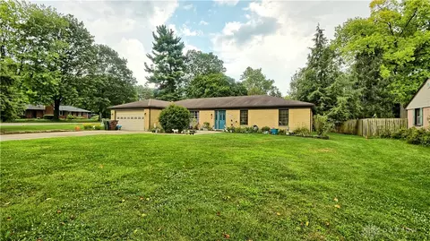 1669 Countryside Dr, Dayton, OH 45432