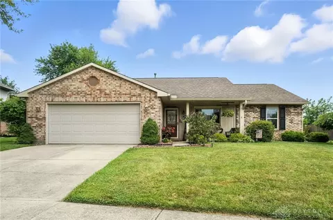 8332 Timber Walk Ct, Huber Heights, OH 45424