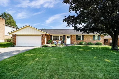 684 Preston Dr, Waynesville, OH 45068