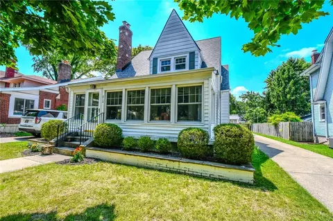 212 Wiltshire Blvd, Oakwood, OH 45419
