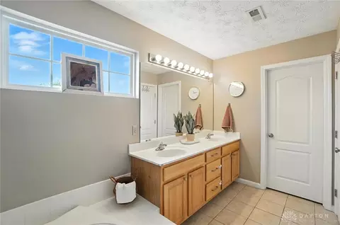 155 E Pugh Dr, Springboro, OH 45066 photo 29