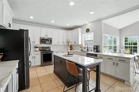 155 E Pugh Dr, Springboro, OH 45066 photo 10