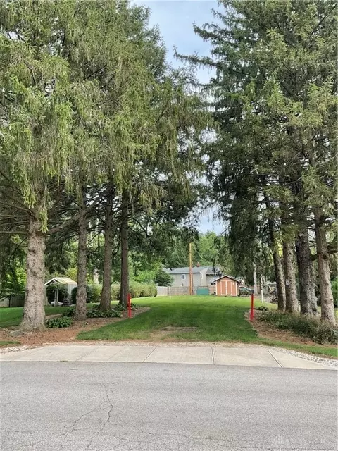 14 Dorchester Dr, Dayton, OH 45415