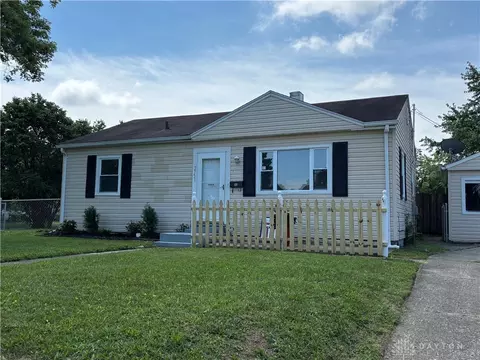2751 Share St, Springfield, OH 45505 photo 1