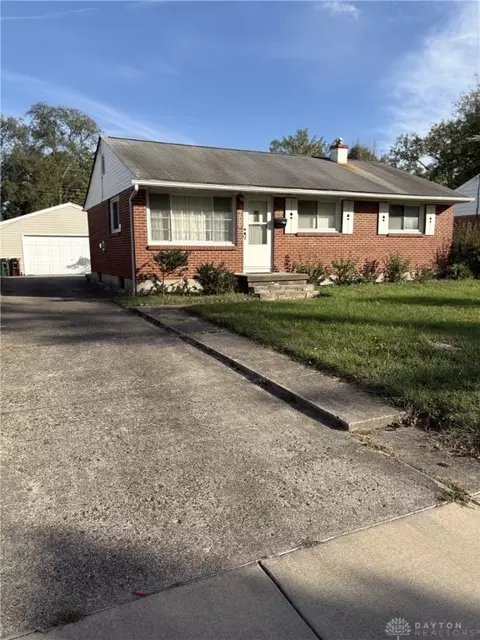 3700 Valleywood Dr, Kettering, OH 45429