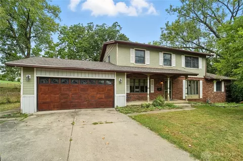 801 Fairway Ct, Miamisburg, OH 45342