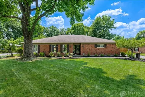 1310 Penbrooke Trl, Dayton, OH 45459