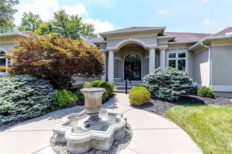 702 Winding River Blvd, Maineville, OH 45039 photo 4