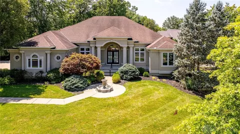 702 Winding River Blvd, Maineville, OH 45039 photo 2