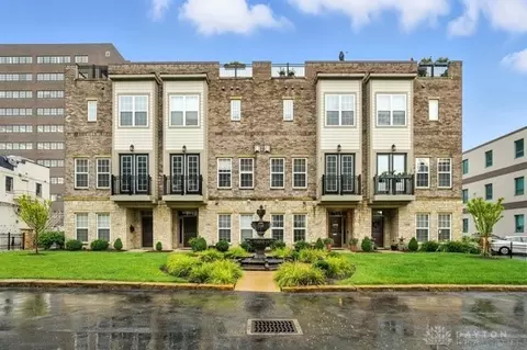 127 Lowe Ln, Dayton, OH 45402