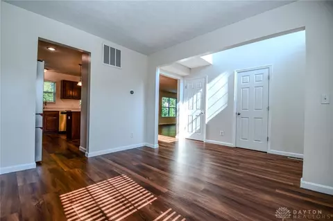 2385 Gardner Dr, Fairborn, OH 45324 photo 5