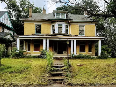 945 N Broadway St, Dayton, OH 45402