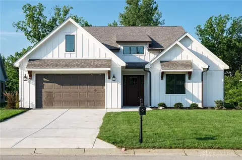 860 Hidden Branches Dr, Dayton, OH 45458